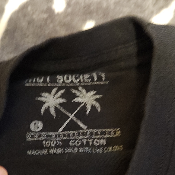 💀Black Long Sleeve Shirt with Yellow Floral Design - Picture 2 of 3